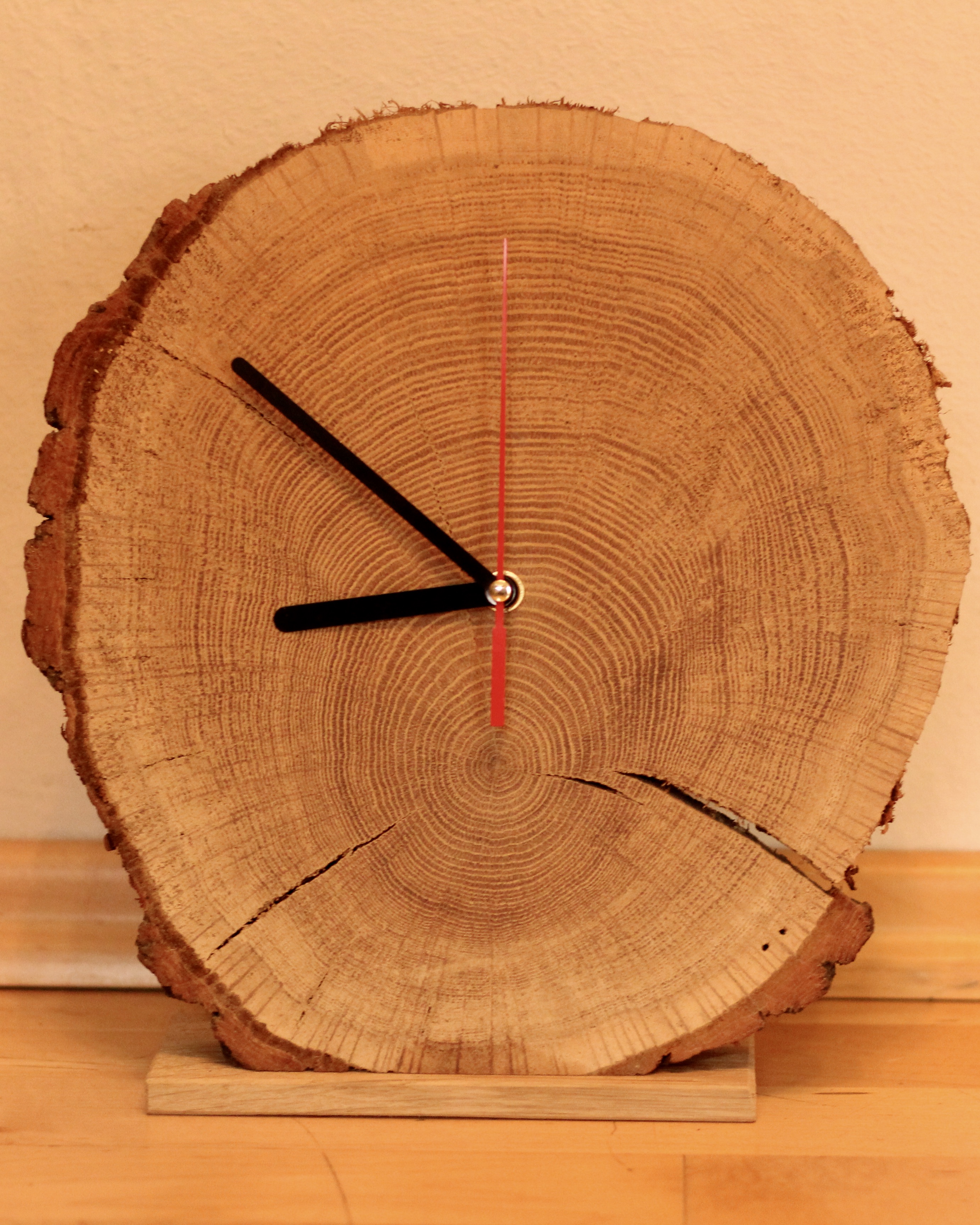 Uhr aus Holz